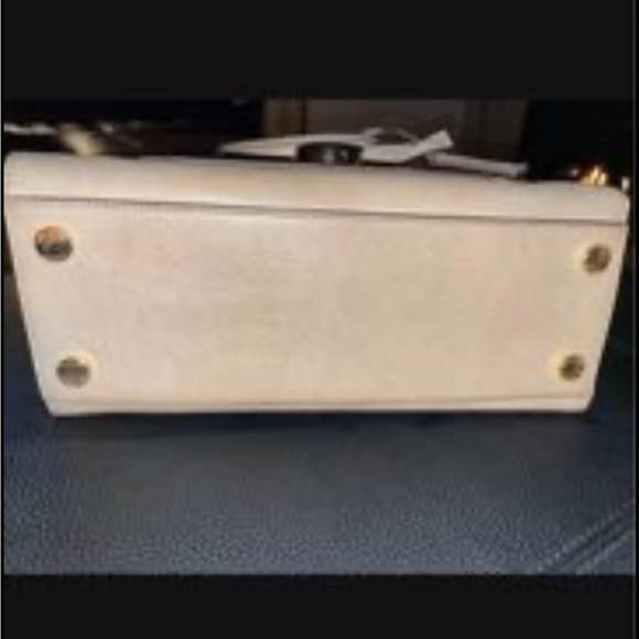 Michael kors handbag - Picture 4 of 9